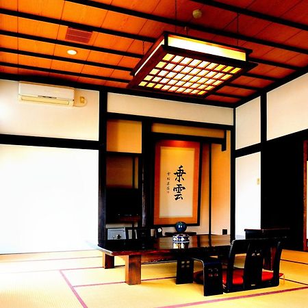 Ryugon Hotel Minamiuonuma Buitenkant foto